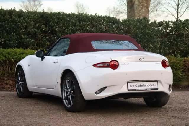Mazda MX-5 (2018) thumbnail 5