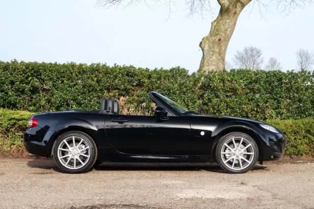 Mazda MX-5 (2010) thumbnail 4