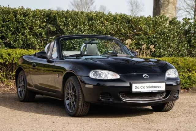 Mazda MX-5 (2004) thumbnail 2