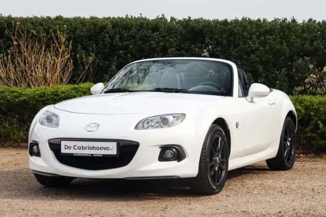 Mazda MX-5 (2013) thumbnail 3