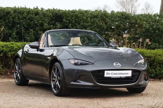 Mazda MX-5 (2018) thumbnail 2