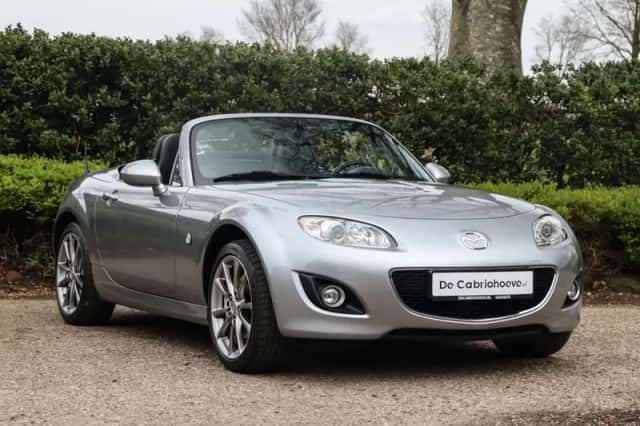 Mazda MX-5 (2011) thumbnail 2