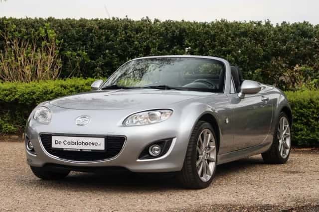 Mazda MX-5 (2011) thumbnail 3