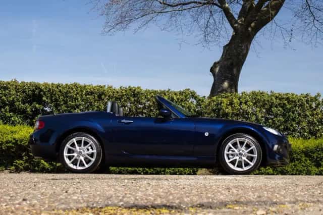 Mazda MX-5 (2014) thumbnail 4
