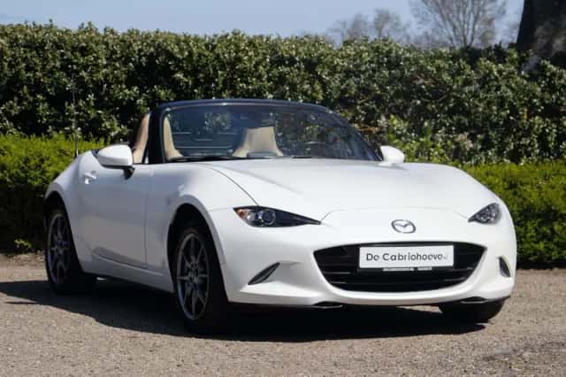 Mazda MX-5 (2018) thumbnail 2
