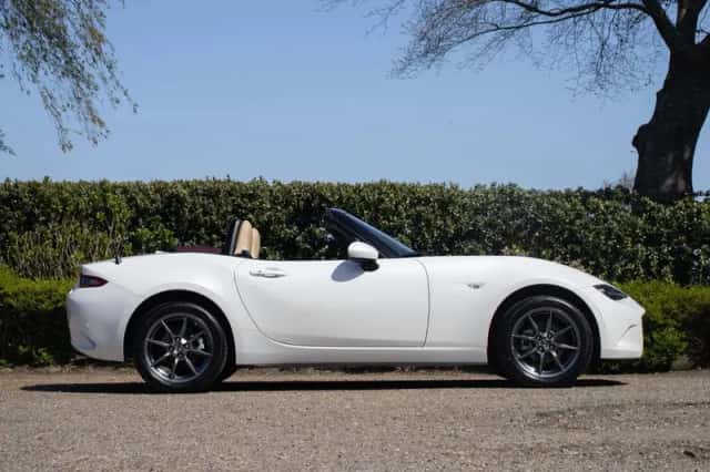Mazda MX-5 (2018) thumbnail 4