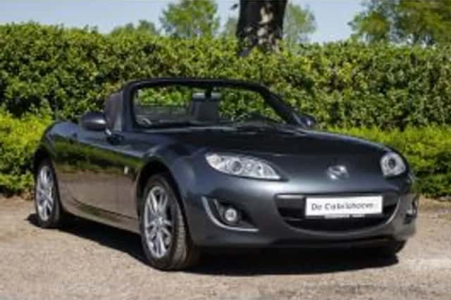 Mazda MX-5 (2010) thumbnail 1