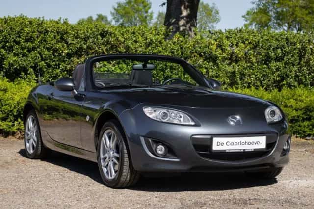 Mazda MX-5 (2010) thumbnail 2