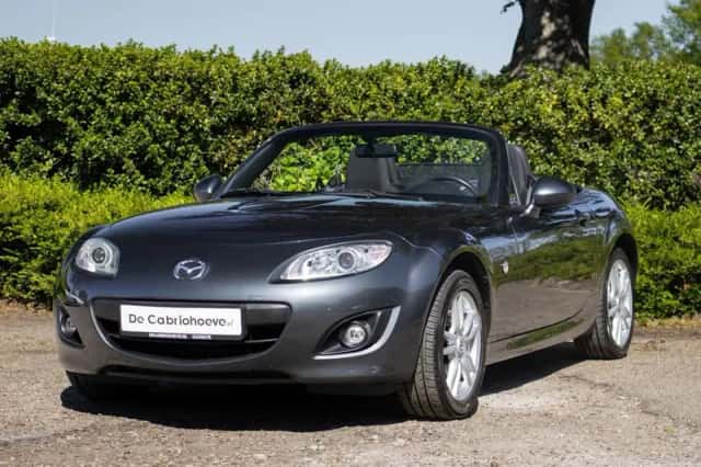 Mazda MX-5 (2010) thumbnail 3