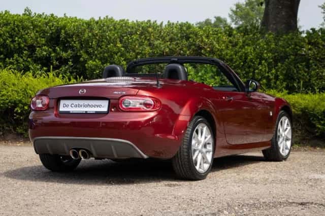 Mazda MX-5 (2011) thumbnail 5