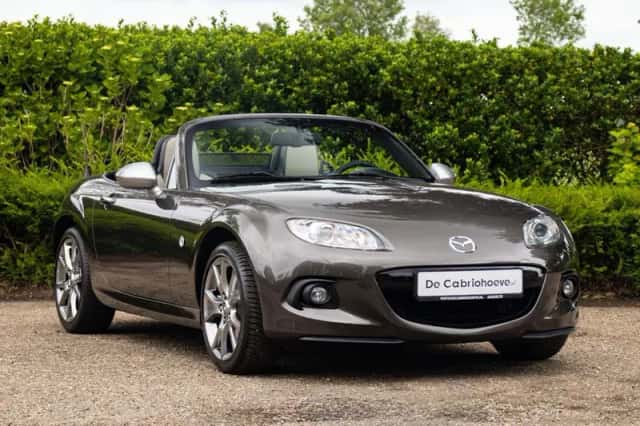 Mazda MX-5 (2014) thumbnail 2