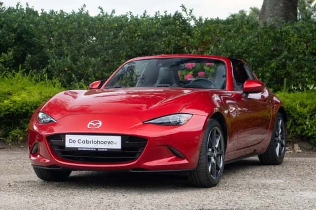 Mazda MX-5 (2017) thumbnail 3