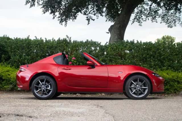 Mazda MX-5 (2017) thumbnail 4