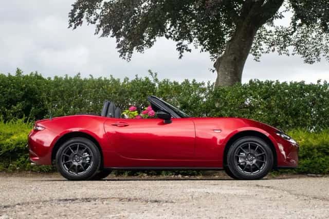 Mazda MX-5 (2023) thumbnail 4