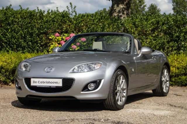 Mazda MX-5 (2011) thumbnail 3
