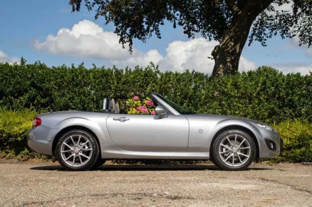 Mazda MX-5 (2011) thumbnail 4