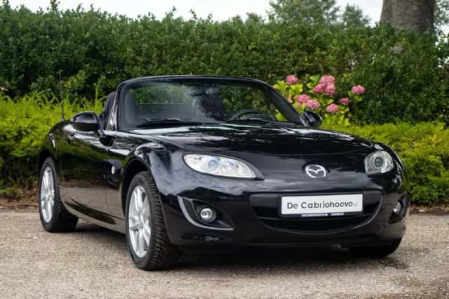 Mazda MX-5 (2010) thumbnail 2