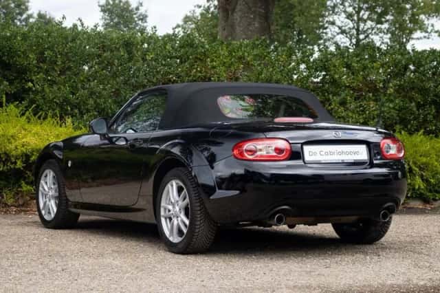 Mazda MX-5 (2010) thumbnail 5