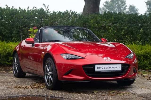 Mazda MX-5 (2016) thumbnail 2