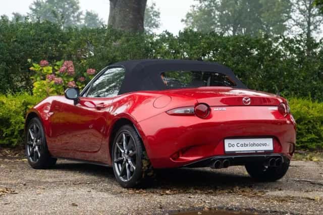Mazda MX-5 (2016) thumbnail 5