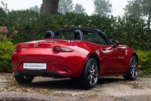 Mazda MX-5 (2016) thumbnail 6