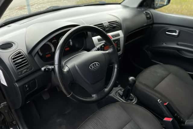 Kia Picanto (2009) thumbnail 6