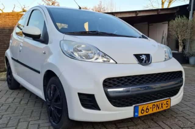 Peugeot 107 (2011) thumbnail 1