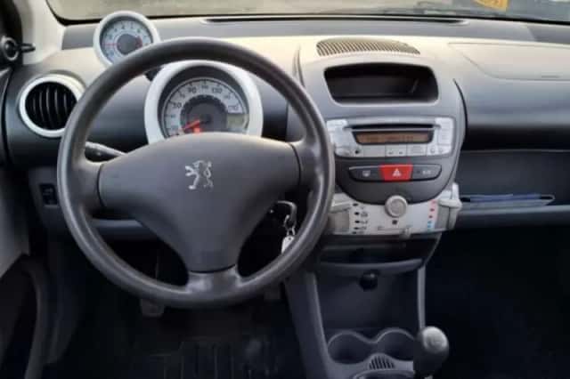 Peugeot 107 (2011) thumbnail 5