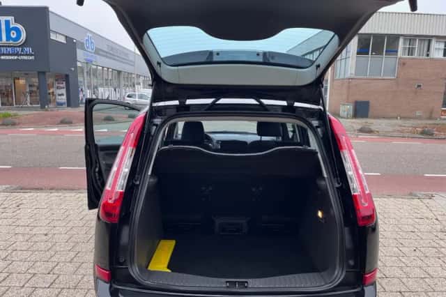 Ford C-Max (2009) thumbnail 4