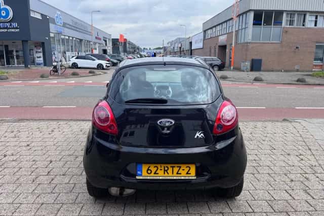 Ford Ka (2011) thumbnail 3