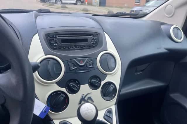 Ford Ka (2012) thumbnail 3