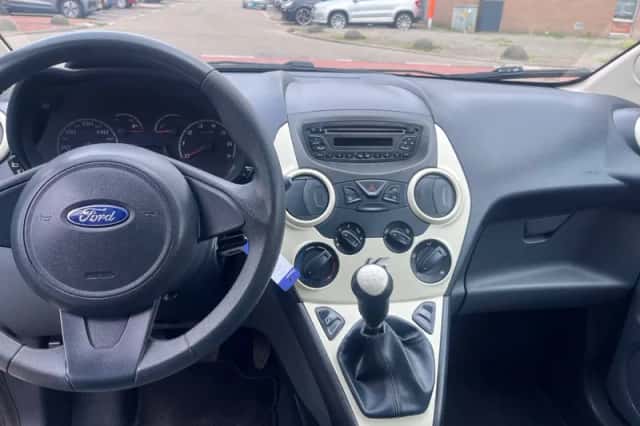 Ford Ka (2012) thumbnail 6