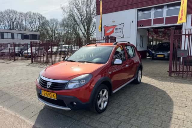 Dacia Sandero (2010) thumbnail 1