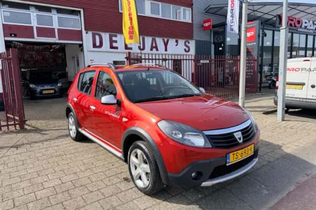 Dacia Sandero (2010) thumbnail 2