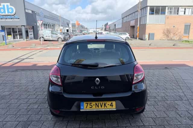 Renault Clio (2010) thumbnail 6