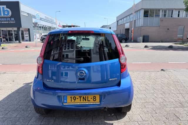 Opel Agila (2012) thumbnail 3