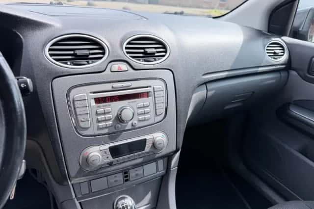 Ford Focus (2008) thumbnail 5