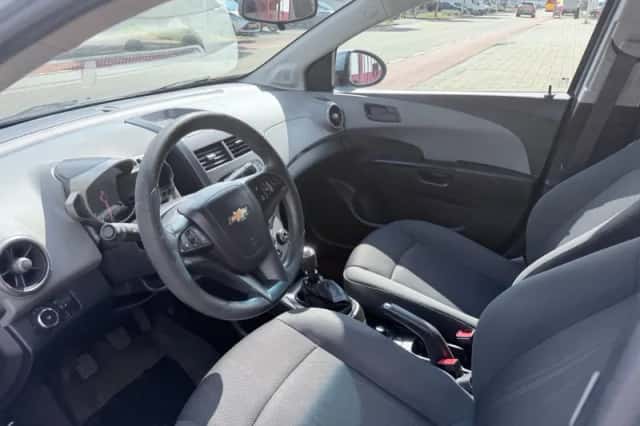 Chevrolet Aveo (2011) thumbnail 5