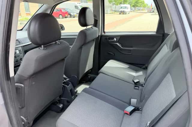 Opel Meriva (2008) thumbnail 5