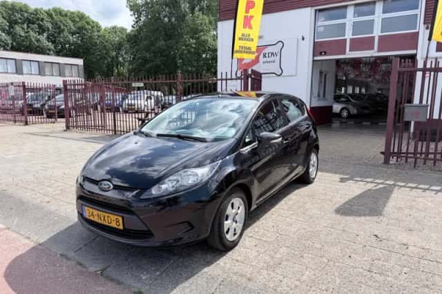 Ford Fiesta (2010) thumbnail 1