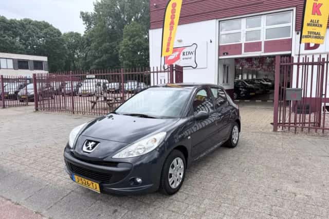 Peugeot 206+ (2010) thumbnail 1