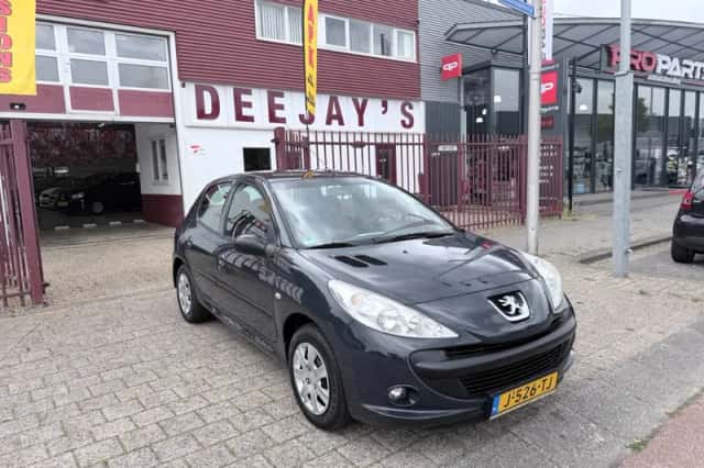 Peugeot 206+ (2010) thumbnail 5