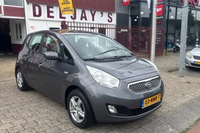Kia VENGA (2010) thumbnail 4