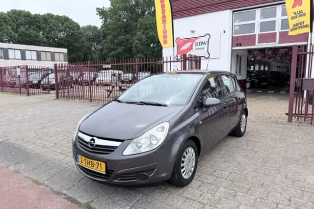 Opel Corsa (2010) thumbnail 1