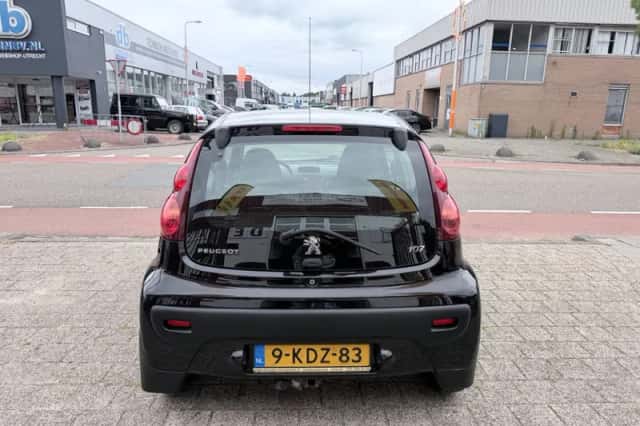 Peugeot 107 (2013) thumbnail 3