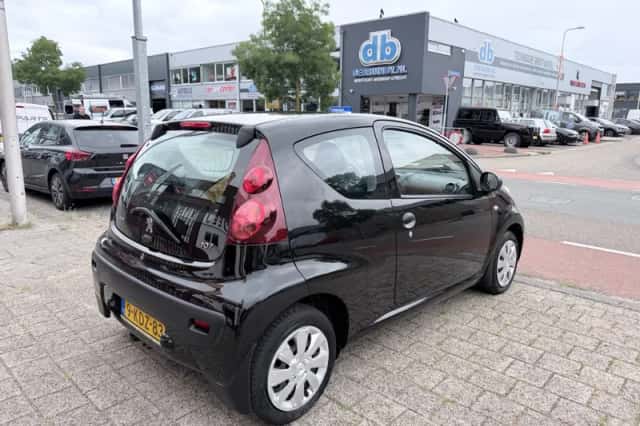 Peugeot 107 (2013) thumbnail 4