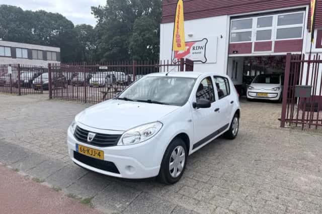 Dacia Sandero (2009) thumbnail 1