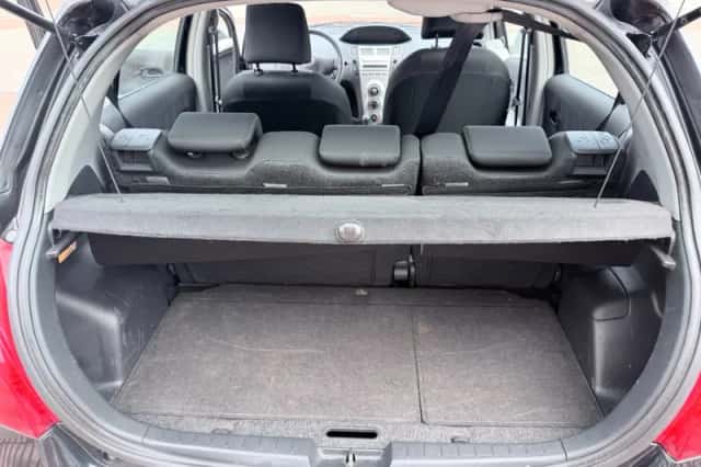 Toyota Yaris (2008) thumbnail 2