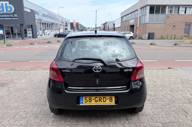 Toyota Yaris (2008) thumbnail 4