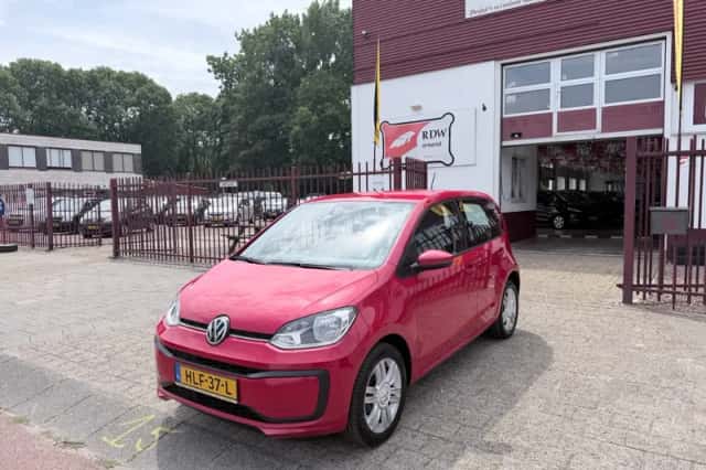 Volkswagen Up! (2019) thumbnail 1